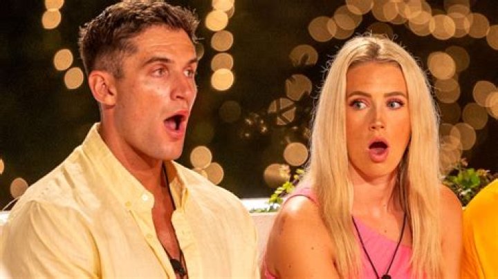 Why Caro's Eye Turned Red On Love Island